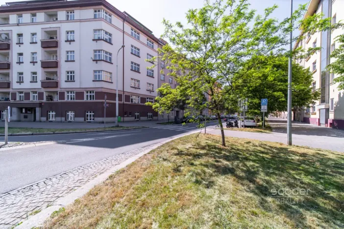 Pronájem bytu 1+kk, Praha - Holešovice, U Uranie, 82 m2