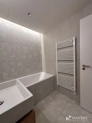 Pronájem bytu 2+kk, Praha - Radlice, U Komína, 52 m2