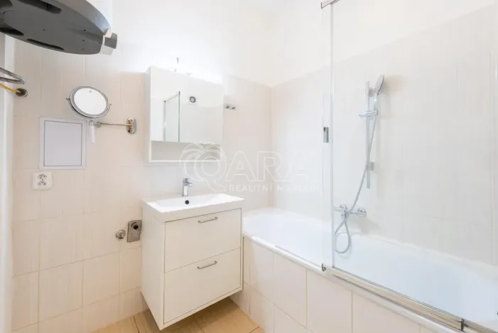 Pronájem bytu 2+kk, Praha - Holešovice, Na Maninách, 48 m2