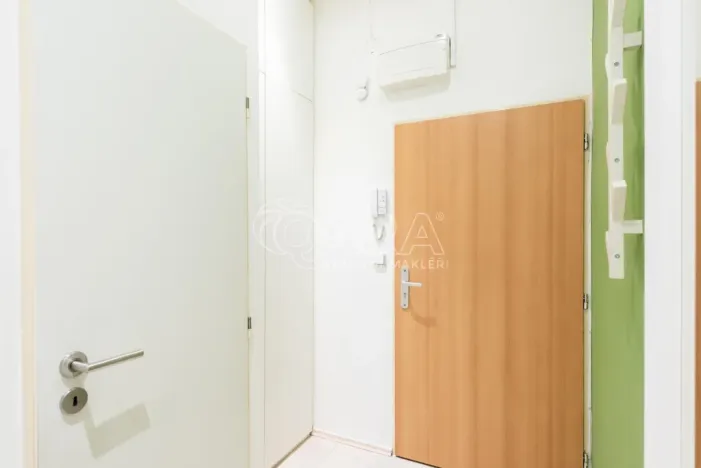 Pronájem bytu 2+kk, Praha - Holešovice, Na Maninách, 48 m2