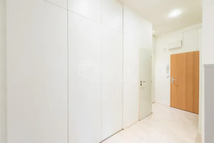 Pronájem bytu 2+kk, Praha - Holešovice, Na Maninách, 48 m2