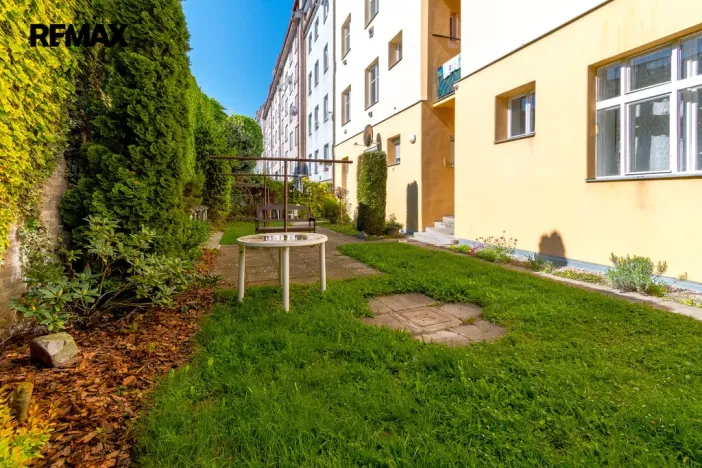 Pronájem bytu 2+kk, Hradec Králové, Škroupova, 56 m2