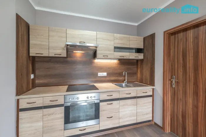 Prodej bytu 2+kk, Tachov, Na Třešňovce, 37 m2
