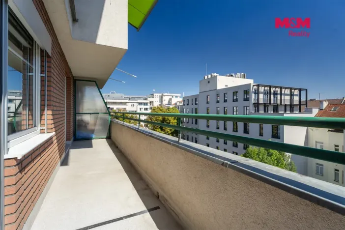 Prodej bytu 2+kk, Praha, Na břehu, 56 m2
