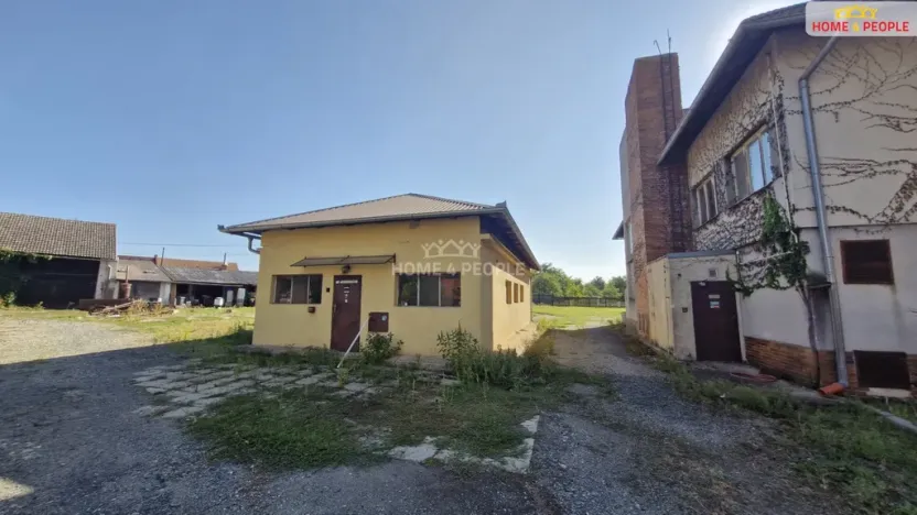 Prodej výrobních prostor, Branišovice, 8554 m2