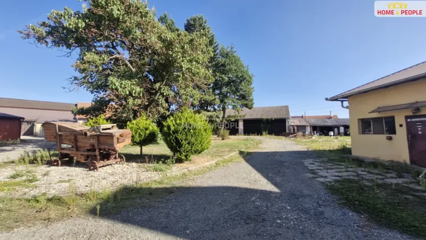 Prodej výrobních prostor, Branišovice, 8554 m2
