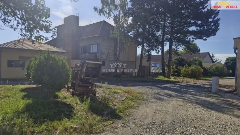 Prodej výrobních prostor, Branišovice, 8554 m2