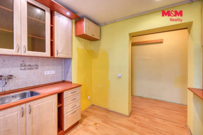 Pronájem bytu 2+1, Karlovy Vary - Bohatice, Na Výšině, 45 m2