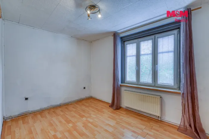 Prodej bytu 2+1, Karlovy Vary - Bohatice, Na Výšině, 45 m2