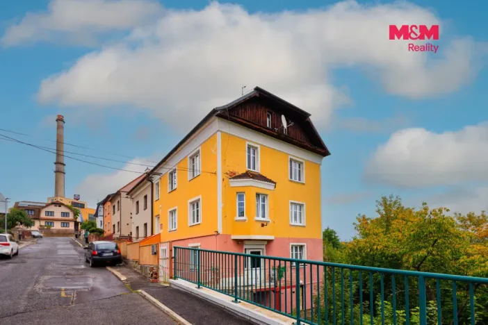 Prodej bytu 2+1, Karlovy Vary - Bohatice, Na Výšině, 45 m2