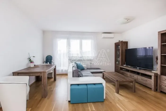 Pronájem bytu 3+kk, Praha - Čakovice, Blachutova, 88 m2
