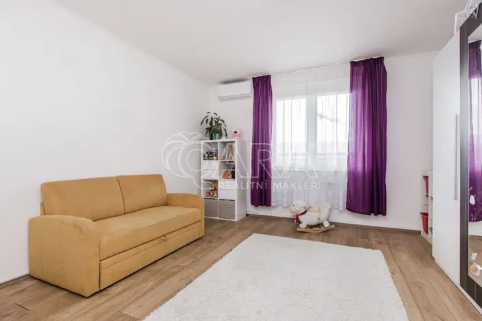 Pronájem bytu 3+kk, Praha - Čakovice, Blachutova, 88 m2