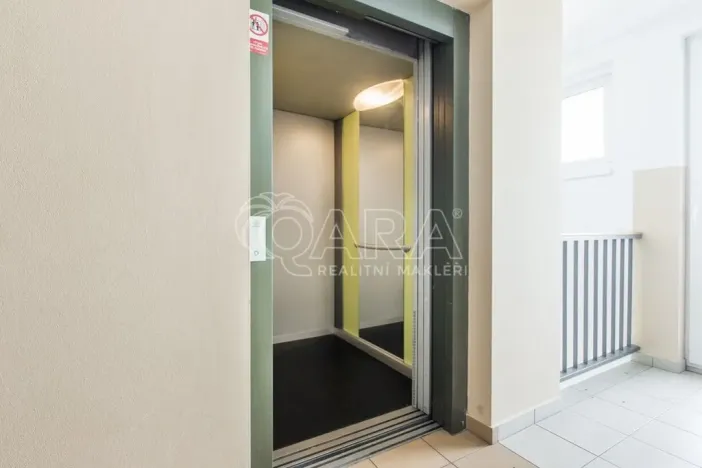Pronájem bytu 3+kk, Praha - Čakovice, Blachutova, 88 m2