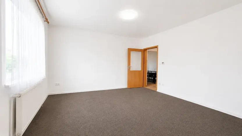 Pronájem bytu 1+kk, Praha - Horní Počernice, Dandova, 37 m2