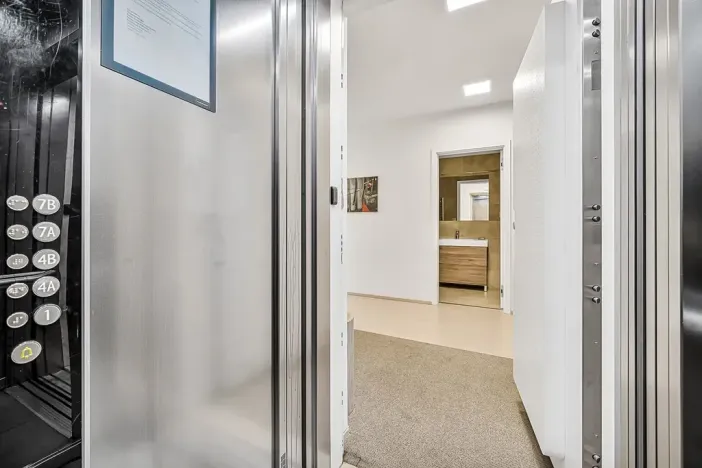Pronájem bytu 3+kk, Praha - Karlín, Za Karlínským přístavem, 82 m2