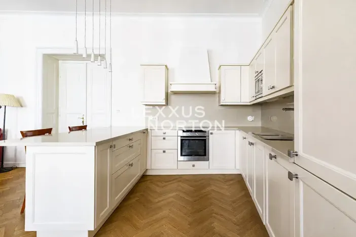 Prodej bytu 4+kk, Praha - Vinohrady, Varšavská, 130 m2