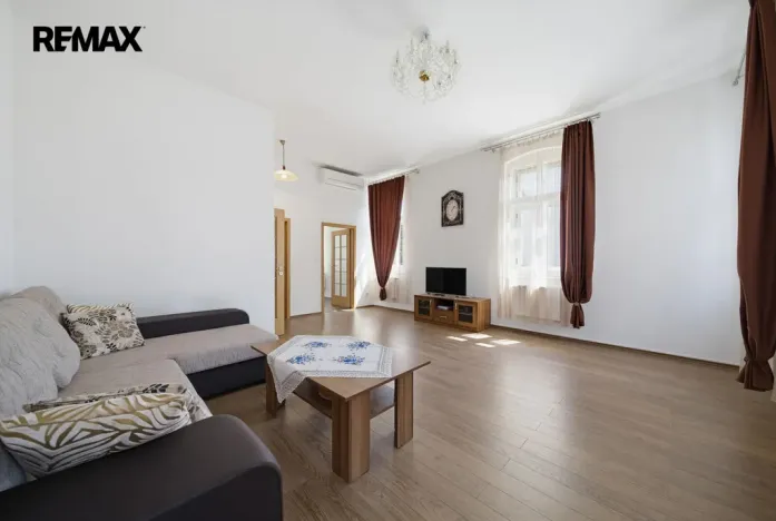 Prodej ubytování, Karlovy Vary, Zámecký vrch, 350 m2