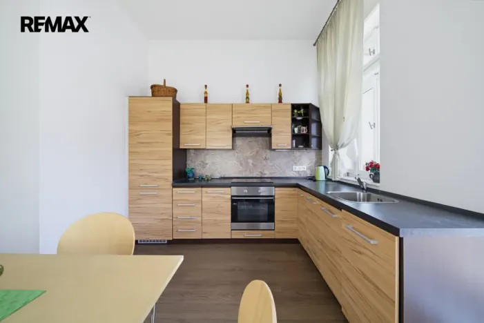 Prodej ubytování, Karlovy Vary, Zámecký vrch, 350 m2