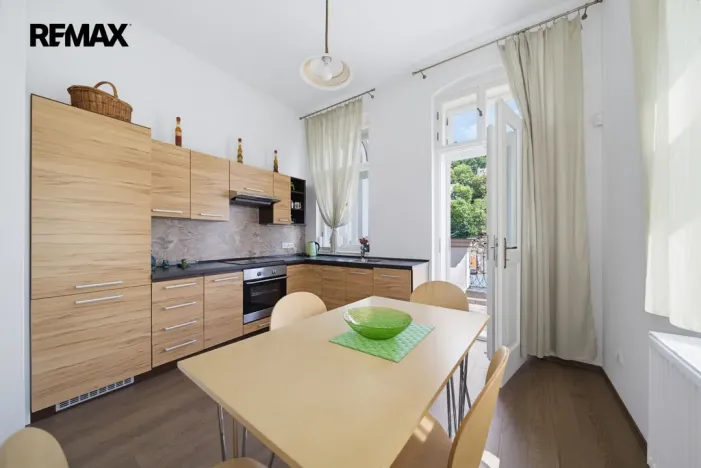 Prodej ubytování, Karlovy Vary, Zámecký vrch, 350 m2
