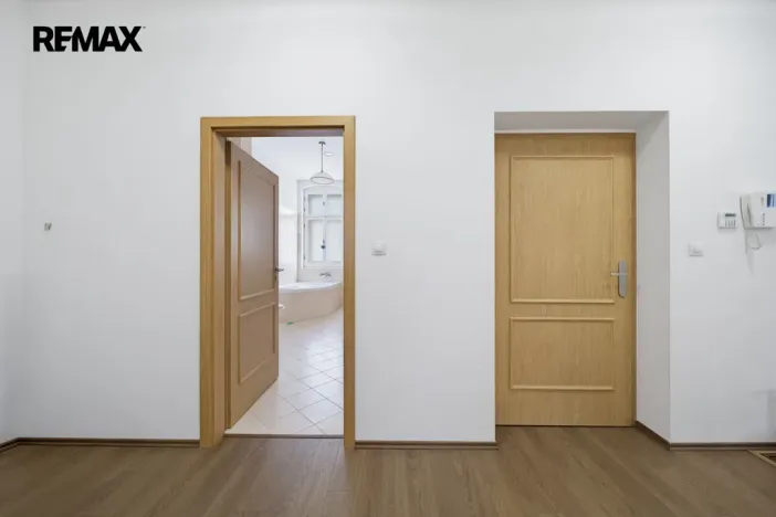 Prodej ubytování, Karlovy Vary, Zámecký vrch, 350 m2