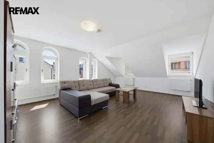 Prodej ubytování, Karlovy Vary, Zámecký vrch, 350 m2