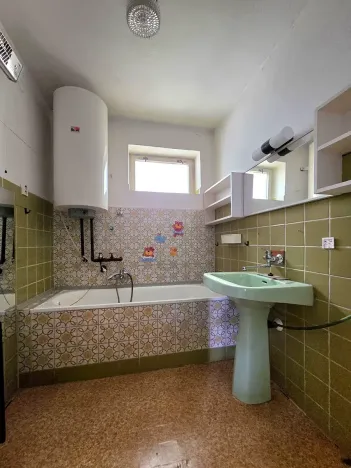 Prodej rodinného domu, Holasice, 182 m2