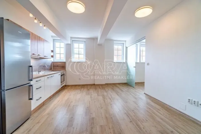 Pronájem bytu 2+kk, Dřevohryzy, 53 m2