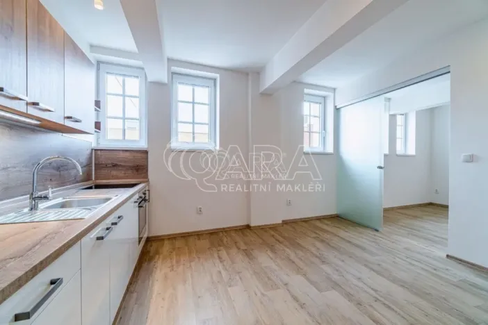 Pronájem bytu 2+kk, Dřevohryzy, 53 m2