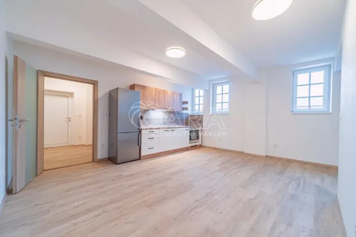 Pronájem bytu 2+kk, Dřevohryzy, 53 m2