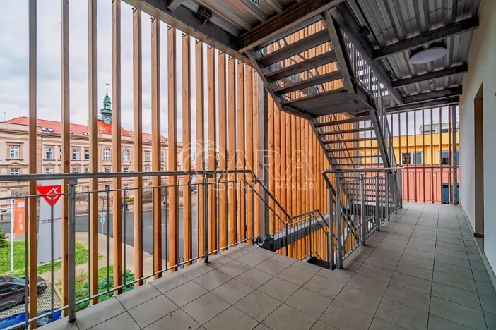 Pronájem bytu 2+kk, Dřevohryzy, 53 m2
