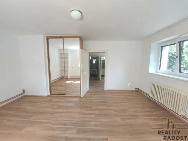 Pronájem bytu 2+kk, Praha, Zavadilova, 48 m2
