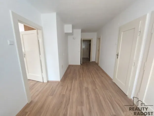 Pronájem bytu 2+kk, Praha, Zavadilova, 48 m2