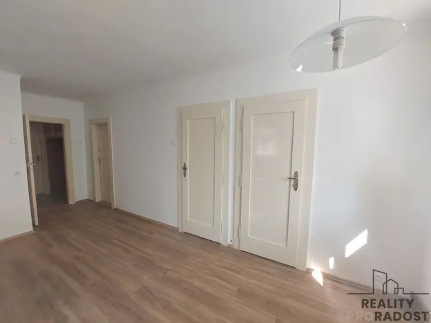 Pronájem bytu 2+kk, Praha, Zavadilova, 48 m2