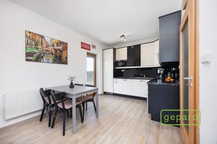 Prodej bytu 3+kk, Mníšek pod Brdy, Ke škole, 73 m2