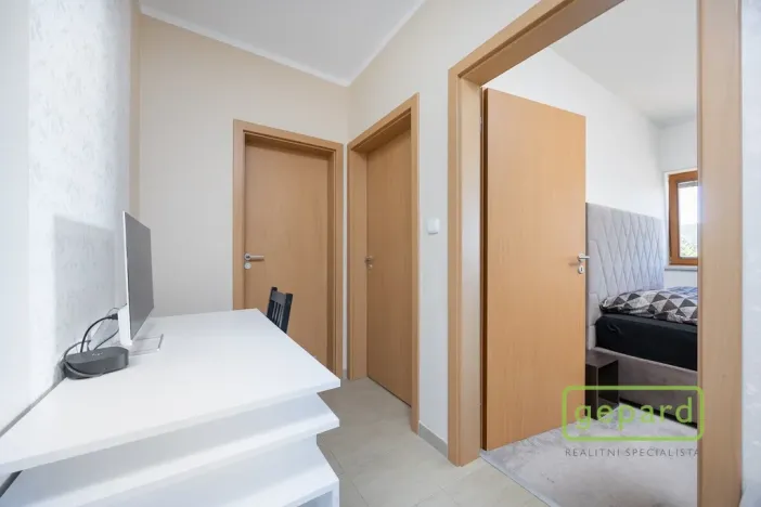 Prodej bytu 3+kk, Mníšek pod Brdy, Ke škole, 73 m2