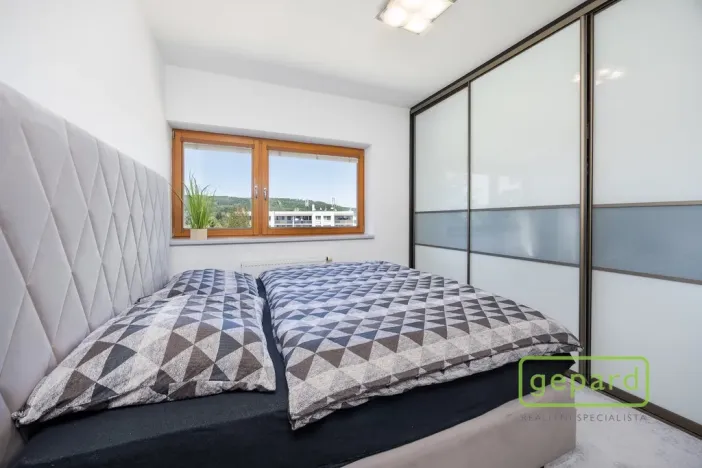 Prodej bytu 3+kk, Mníšek pod Brdy, Ke škole, 73 m2