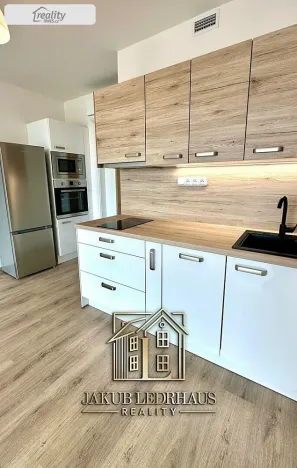 Pronájem bytu 1+kk, Praha - Hloubětín, U Tesly, 32 m2