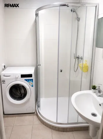 Pronájem bytu 1+kk, Zlín, Javorová, 30 m2