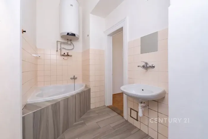 Prodej bytu 3+1, Praha - Holešovice, Veletržní, 100 m2