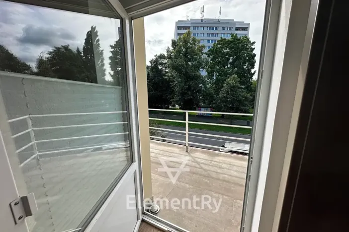 Pronájem bytu 2+1, Hradec Králové, V Lipkách, 56 m2