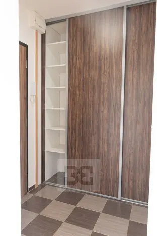 Pronájem bytu 1+kk, Praha - Troja, Krynická, 29 m2