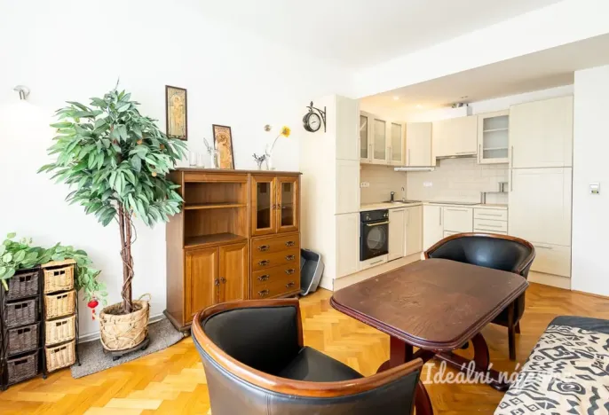 Pronájem bytu 2+kk, Praha, Táboritská, 43 m2