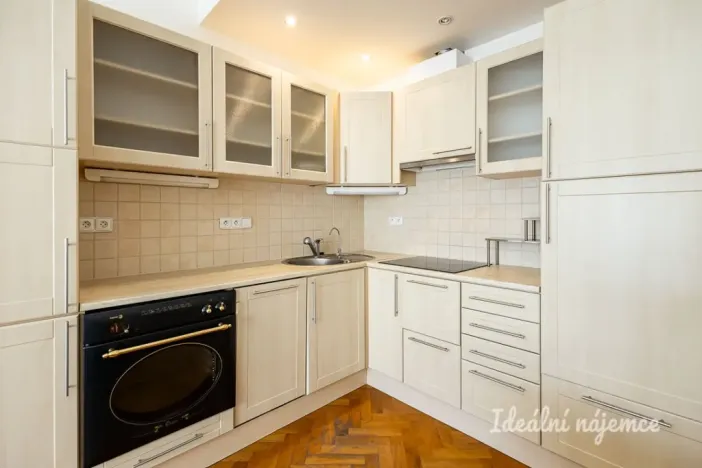 Pronájem bytu 2+kk, Praha, Táboritská, 43 m2