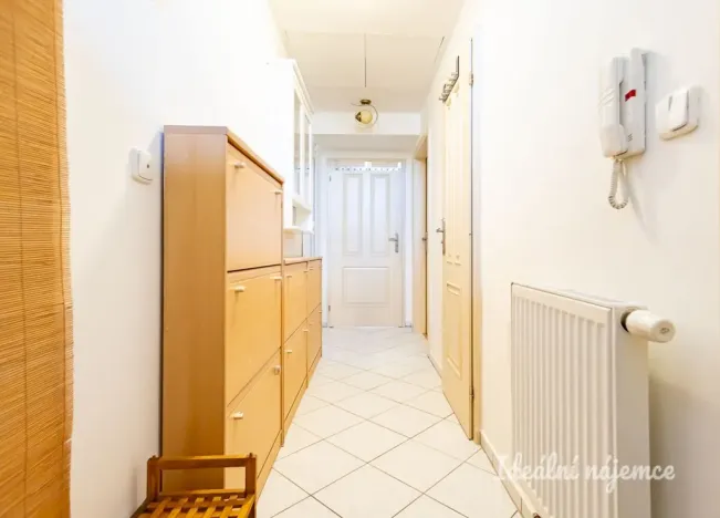 Pronájem bytu 2+kk, Praha, Táboritská, 43 m2