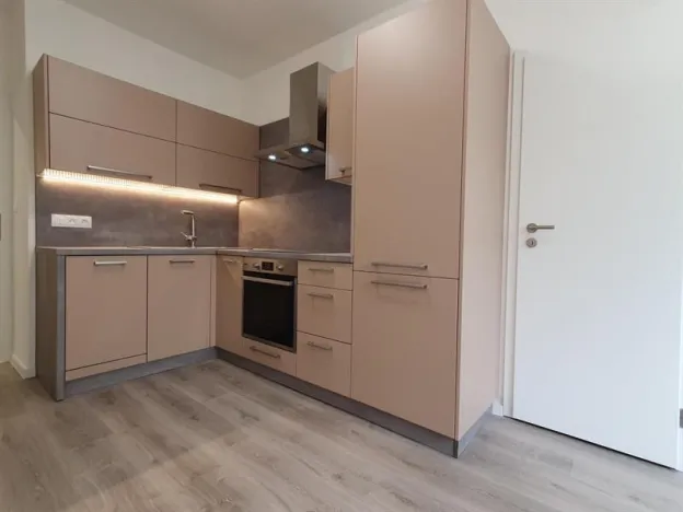 Pronájem bytu 2+1, Praha - Podolí, Podolská, 75 m2