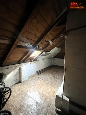 Prodej rodinného domu, Hronov - Velký Dřevíč, 260 m2