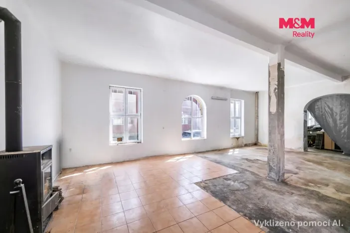 Prodej komerční nemovitosti, Kynšperk nad Ohří, Nádražní, 1300 m2
