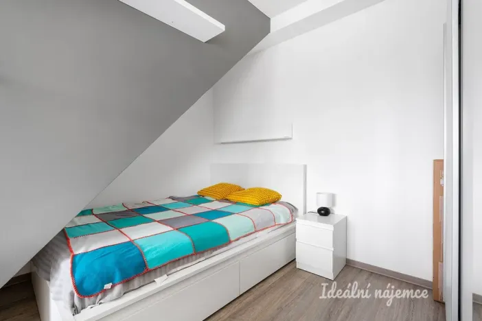 Pronájem bytu 1+kk, Praha - Libeň, Chlumčanského, 40 m2