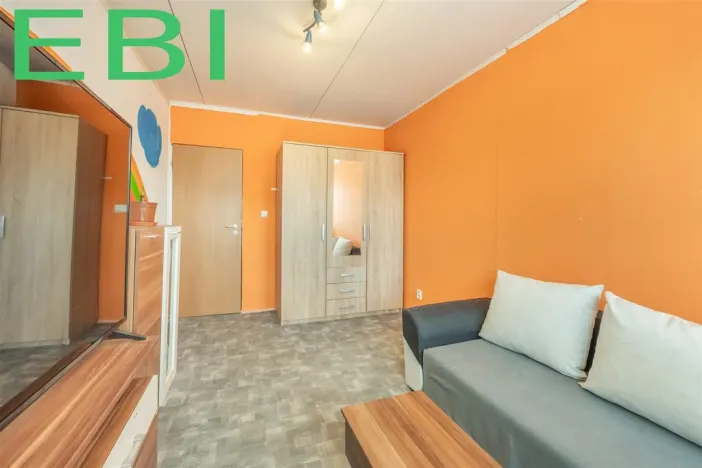 Prodej bytu 3+1, Červený Újezd, U Okálu, 62 m2