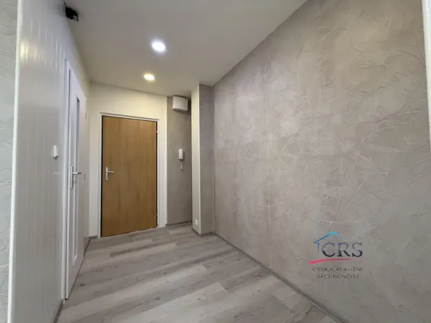 Pronájem bytu 2+kk, Praha - Prosek, Lovosická, 49 m2